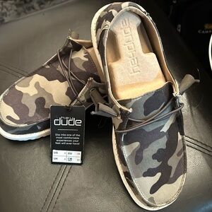 NWT Hey Dude camo shoes
